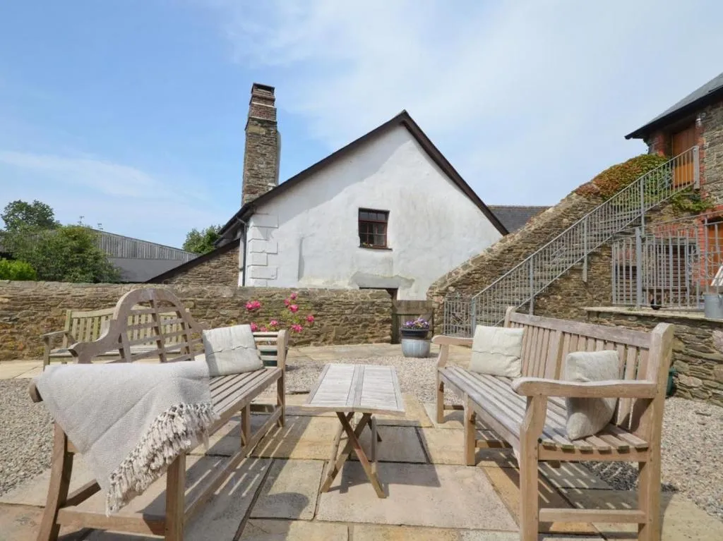 Burton Farm — One-Bedroom - Photo 5