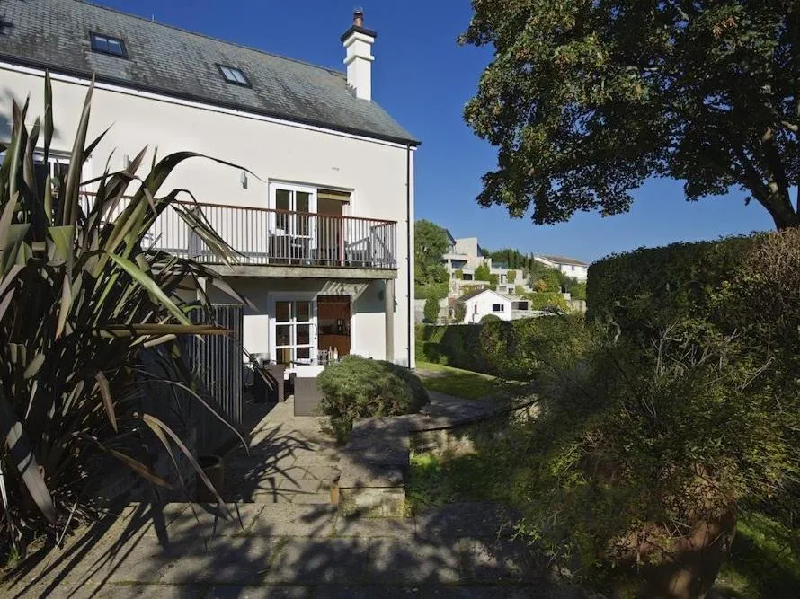 1 Combehaven