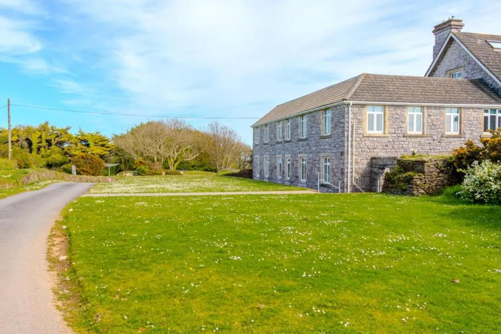 11 The Downs - Thurlestone - Photo 2
