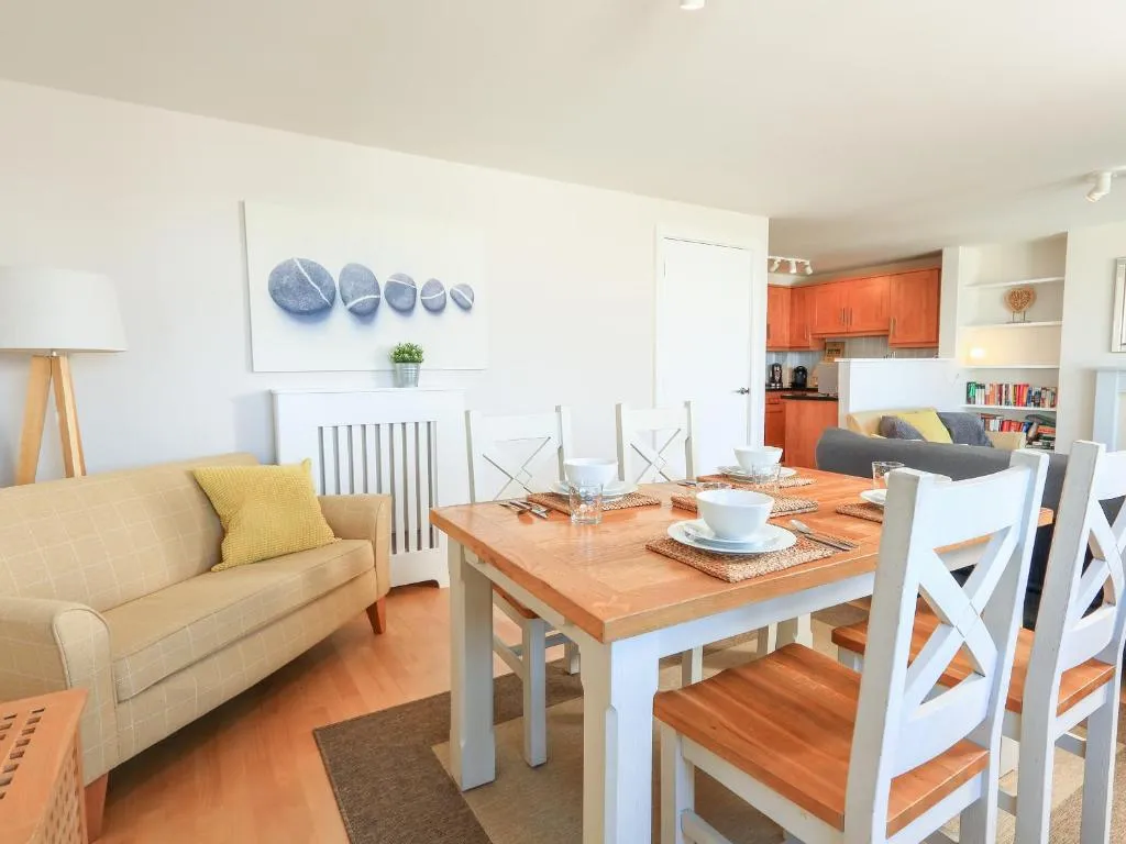 15 Combehaven - Photo 5
