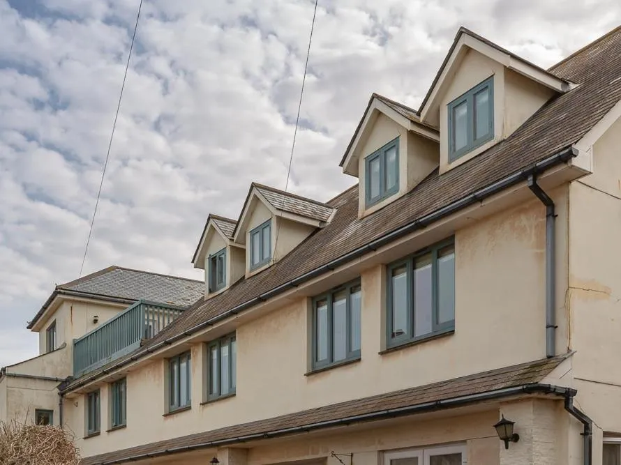 2 Armada House