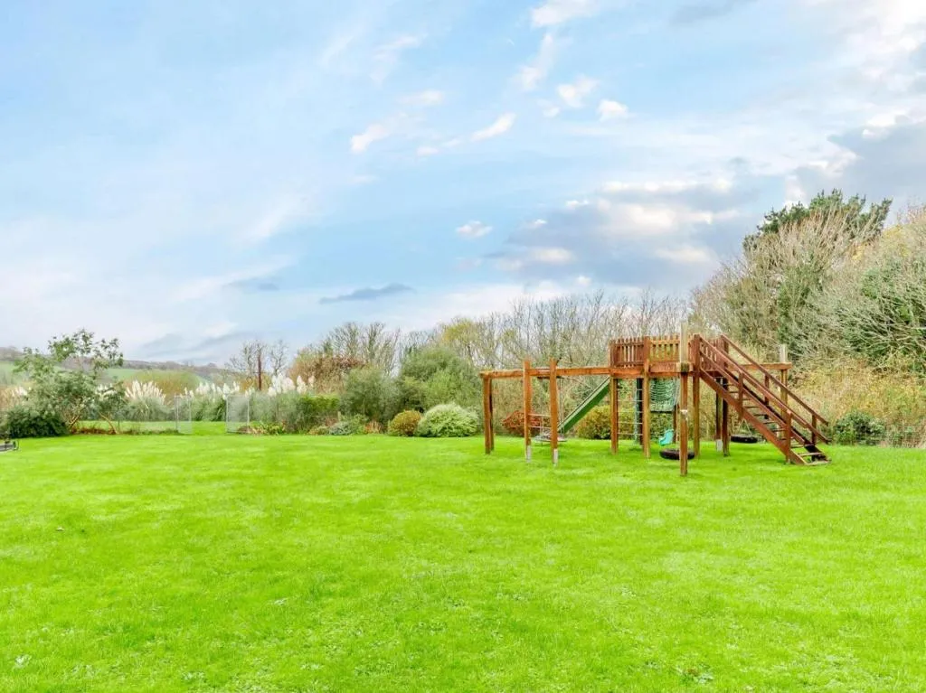 Burton Farm — Two-Bedroom (Sleeps 4) - Photo 5