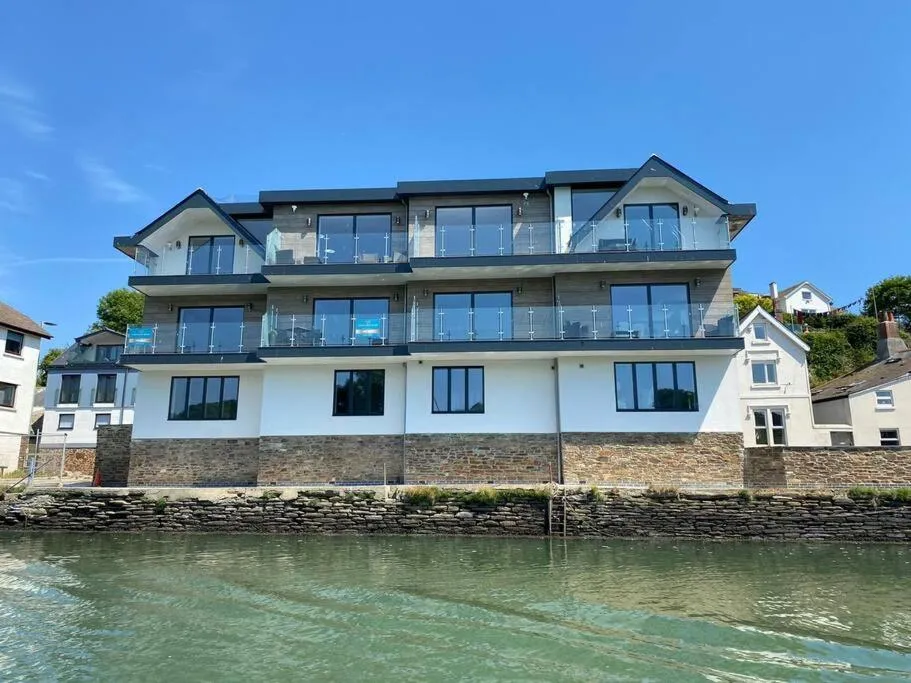 3 The Boatyard - Luxurious waterside 4 bed townhouse, lift, parking