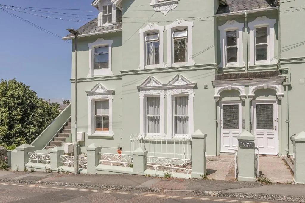 4 Glenthorne House
