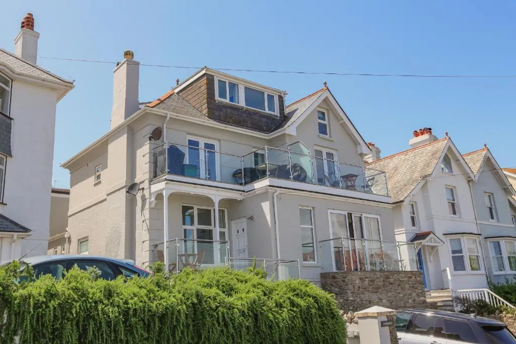 4 Lyndhurst - Photo 2