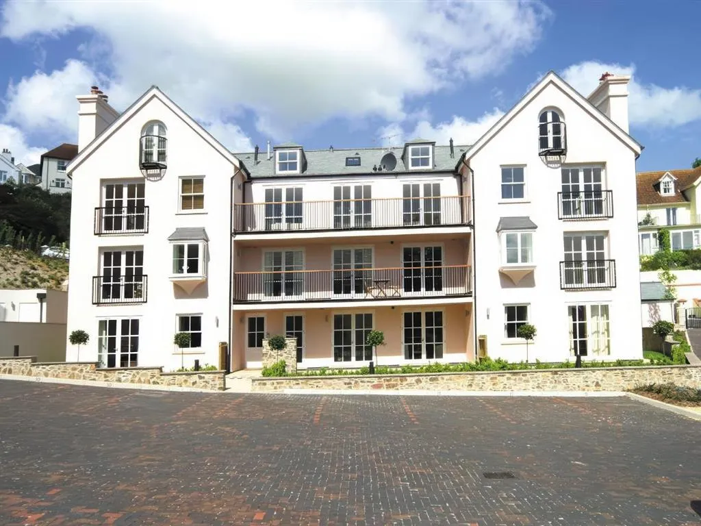 6 Combehaven - Photo 2