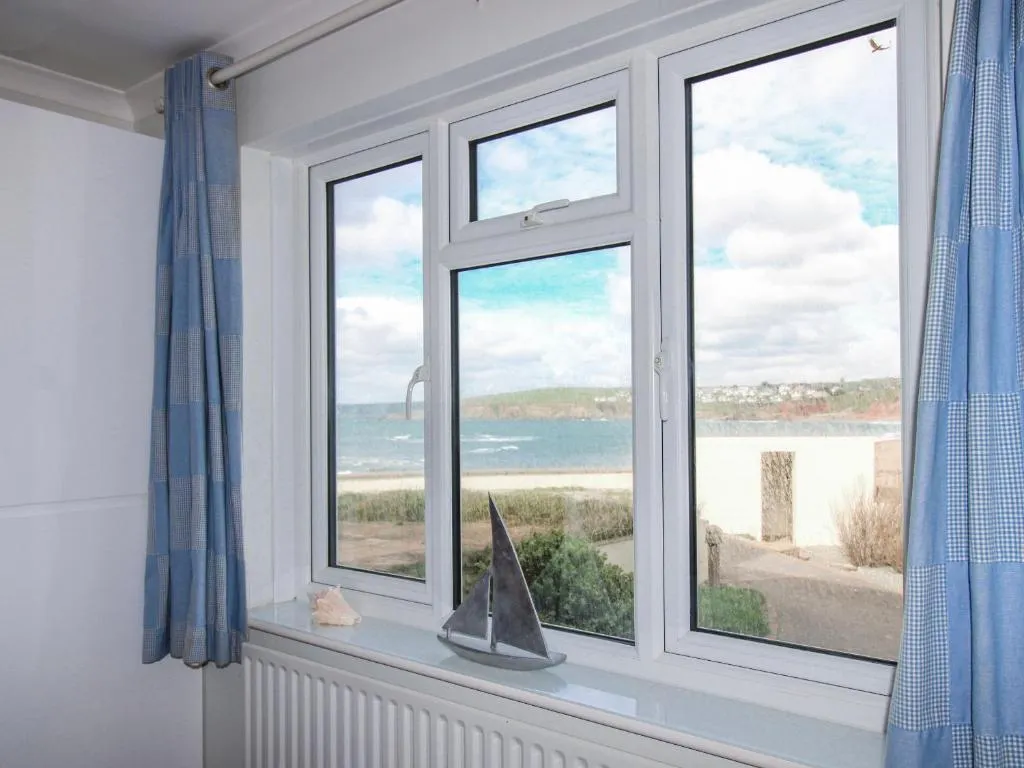 7 Thurlestone Rock