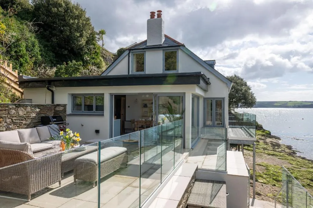 Anchor Boathouse - Photo 2