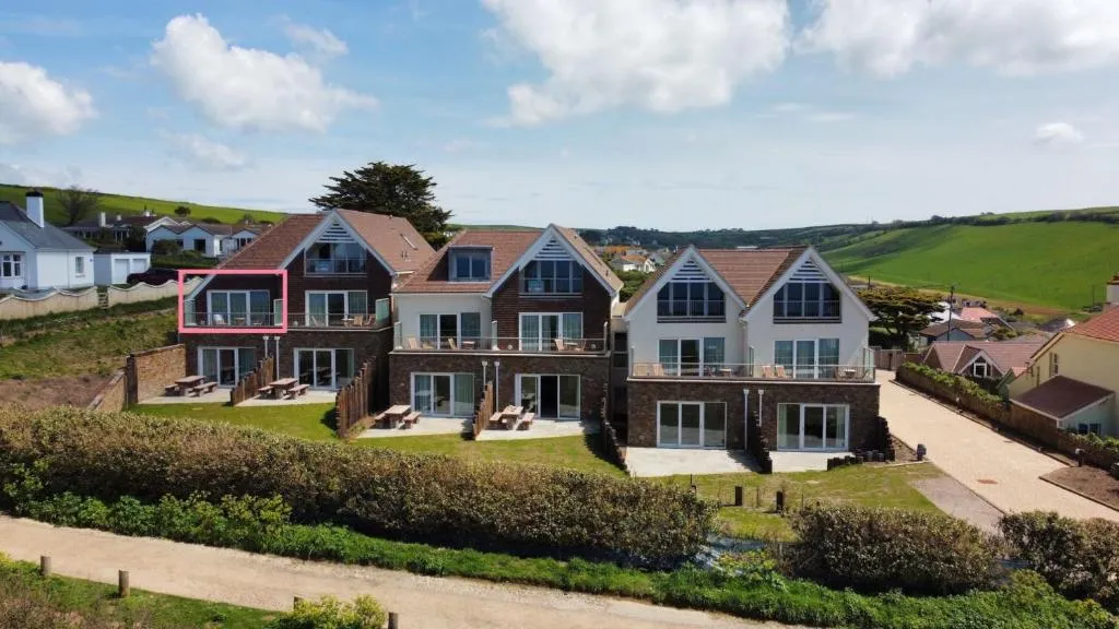 Apartment 14, Withie Cove
