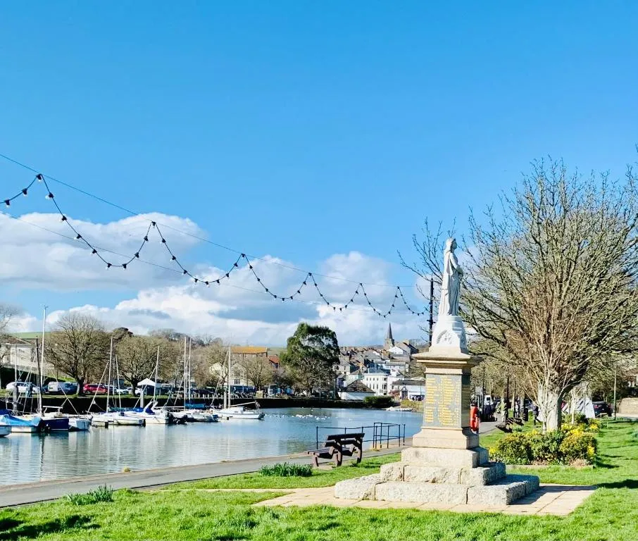 Beautiful Garden Room with Private Entrance — apartment in Kingsbridge, South Devon