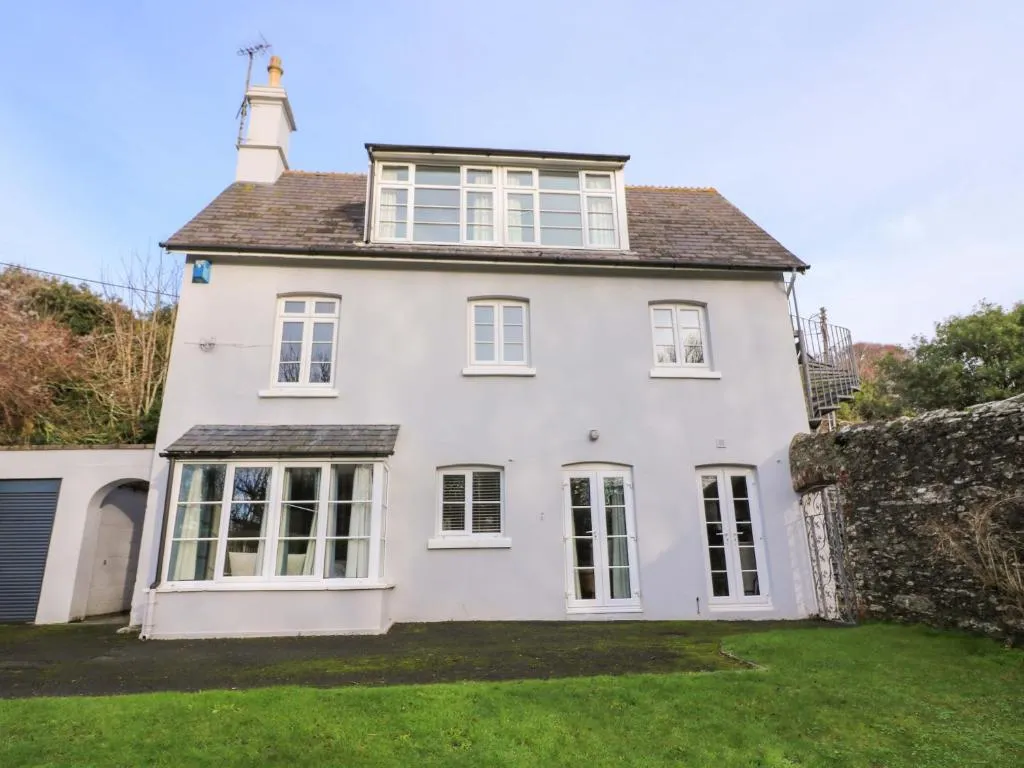 Blackstone Cottage - Photo 2