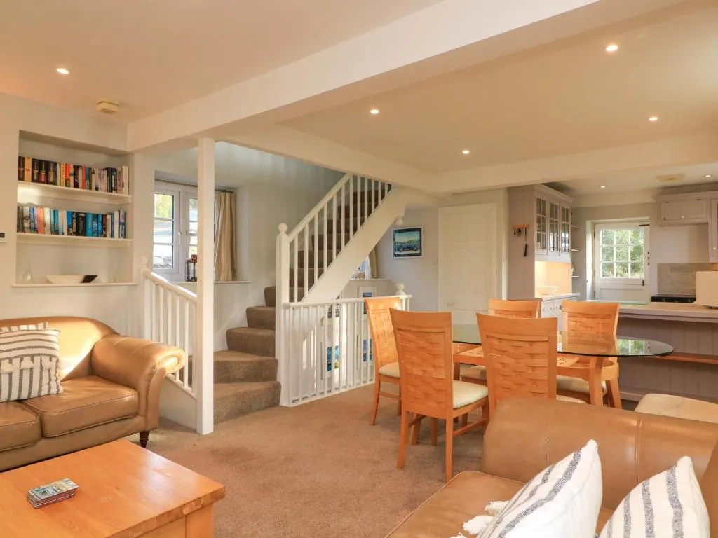 Blackstone Cottage - Photo 5