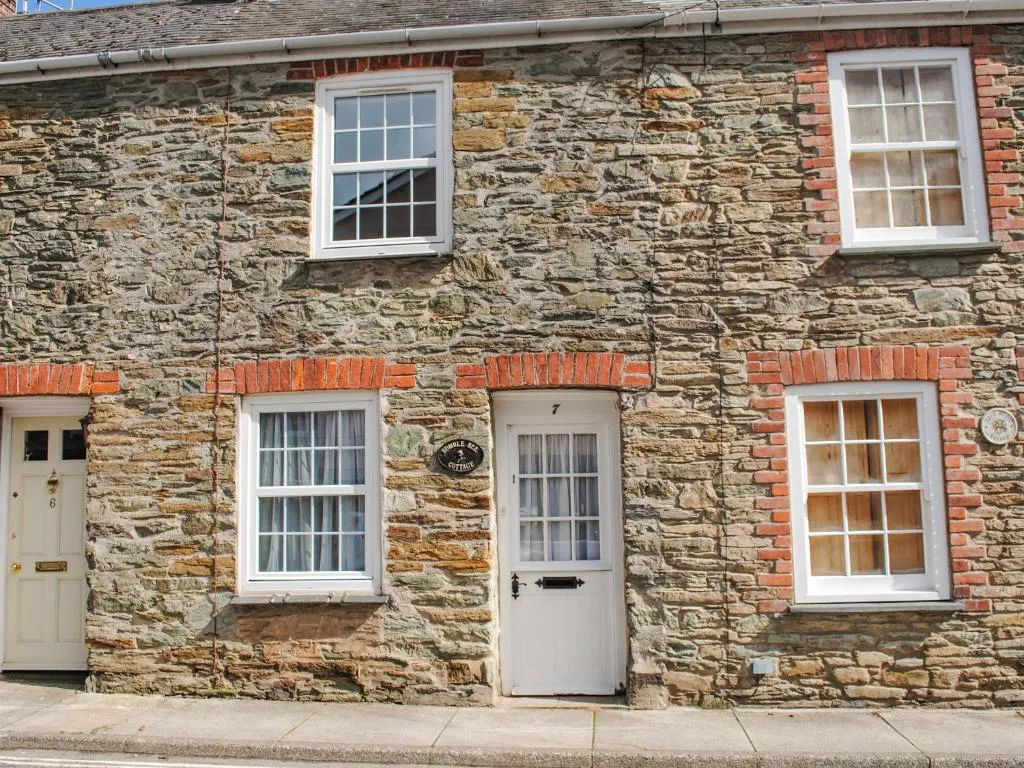 Bumblebee Cottage