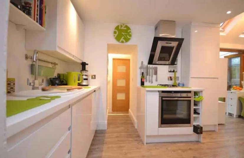 Compact, central apartment, dog friendly. - Photo 3