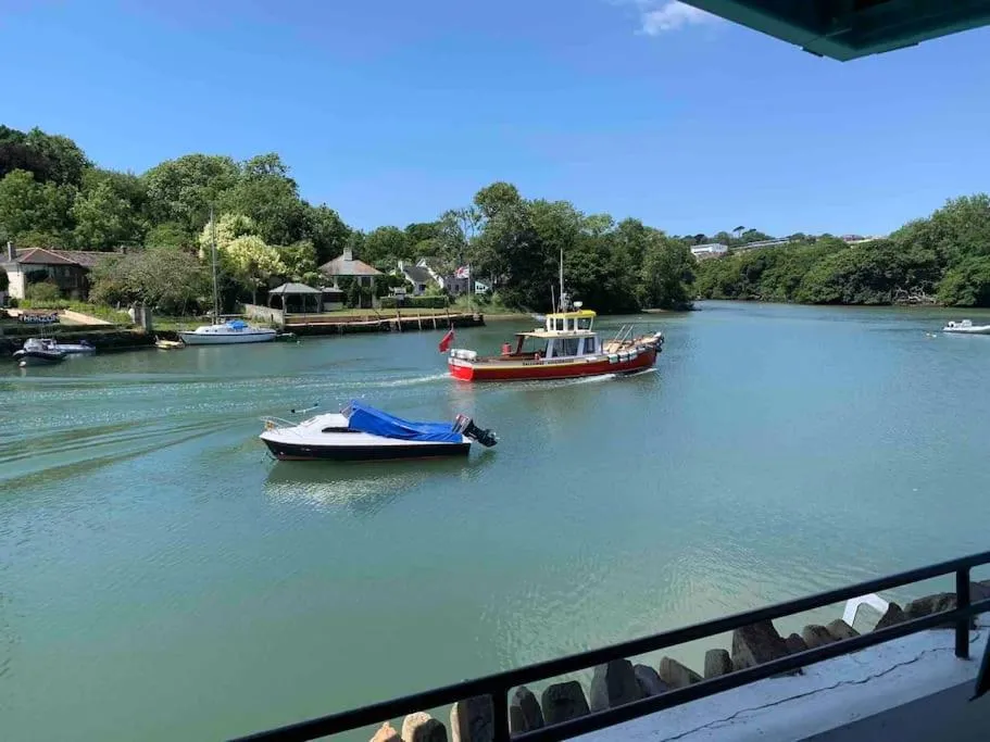Crabshell Quay waterfront living in Kingsbridge - Photo 4