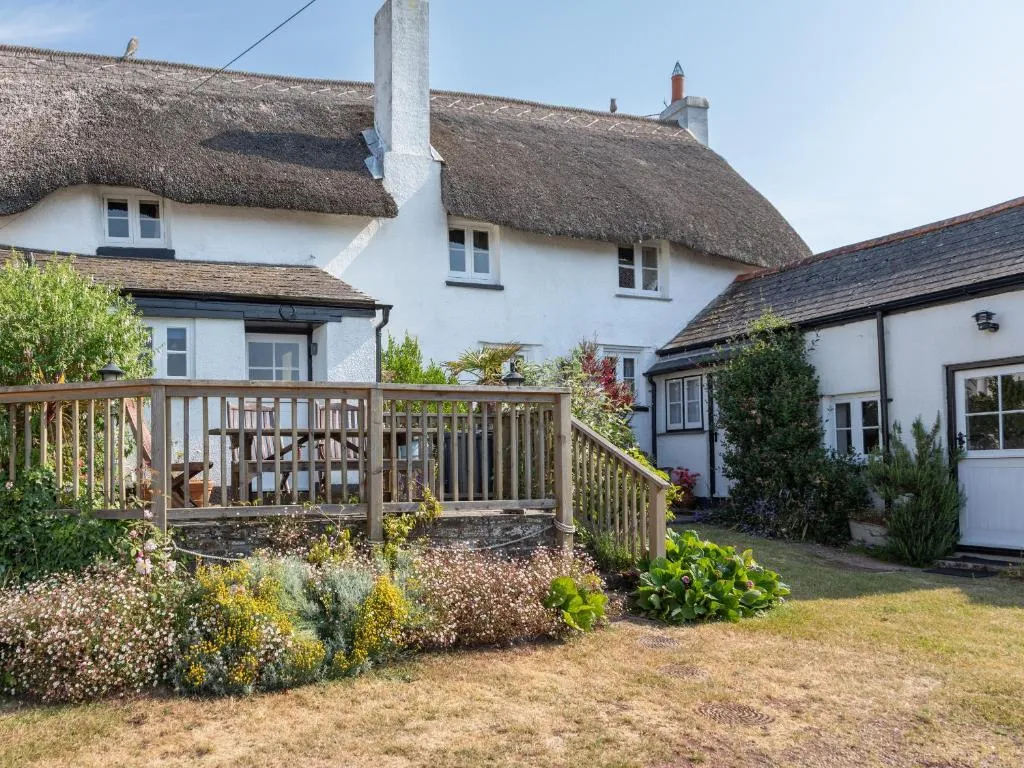 End Cottage - Photo 2
