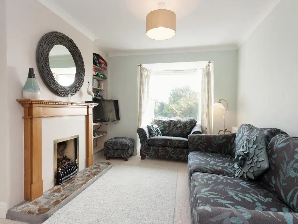 End House - Photo 5