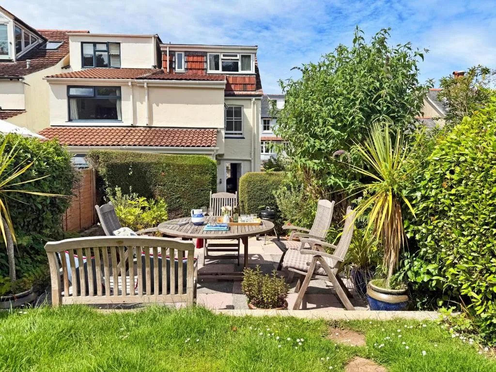 Finest Retreats - Garston - Photo 4