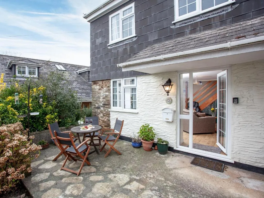 Garden Cottage - Photo 2