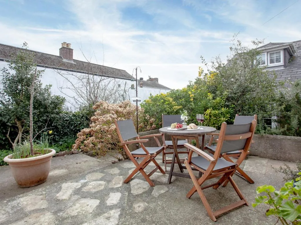 Garden Cottage - Photo 3