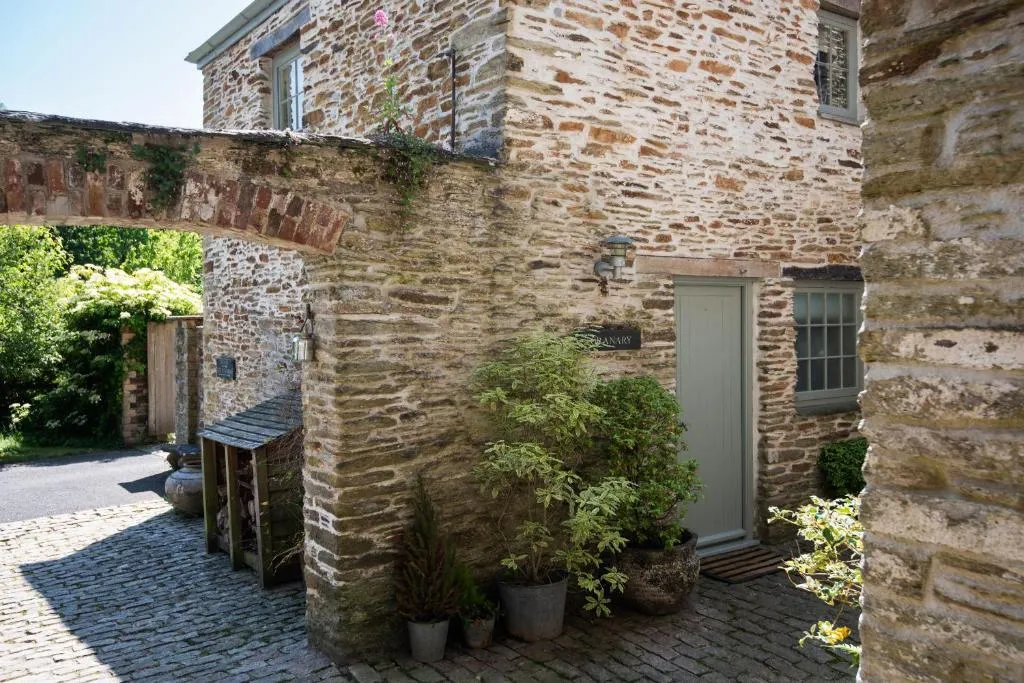 Granary Cottage - Photo 2