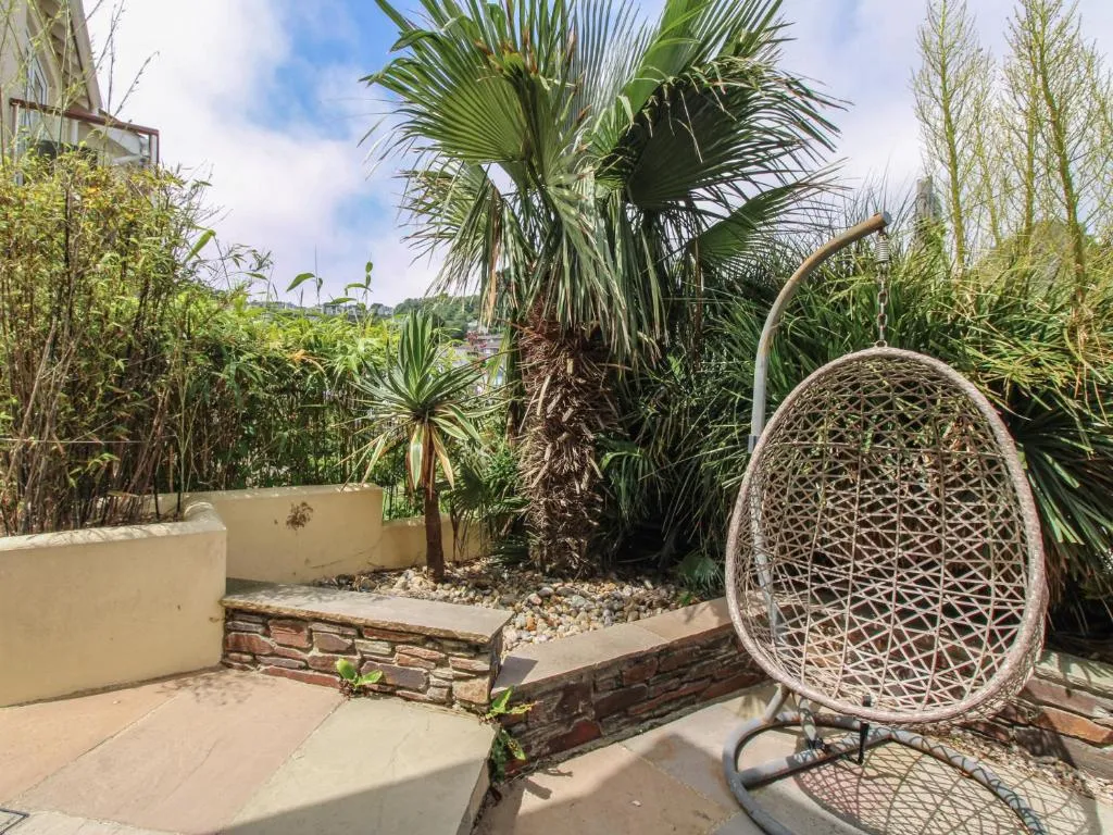 Home - Photo 4