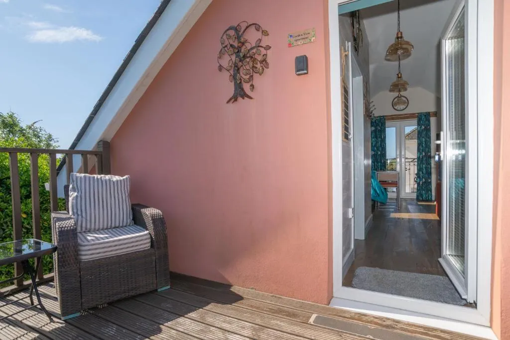 Little Orchard House Self-catering Garden View apartment — b&b in Salcombe, South Devon