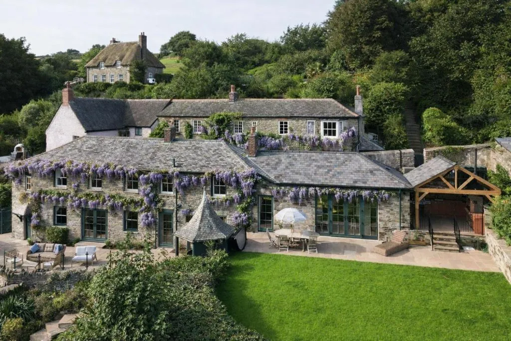 Manor House, Salcombe, sleeps 6, with parking