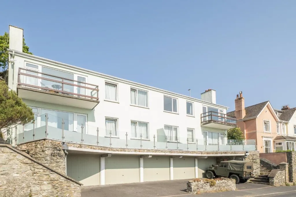 No 3 Devon Court, Salcombe - Photo 2
