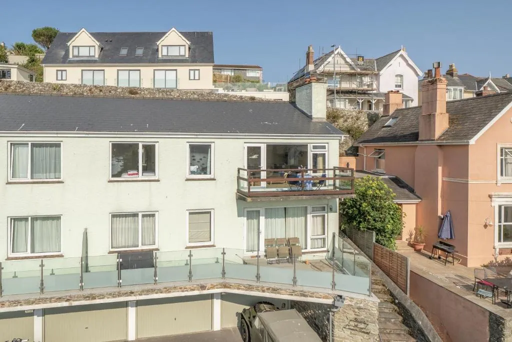 No 3 Devon Court, Salcombe - Photo 3