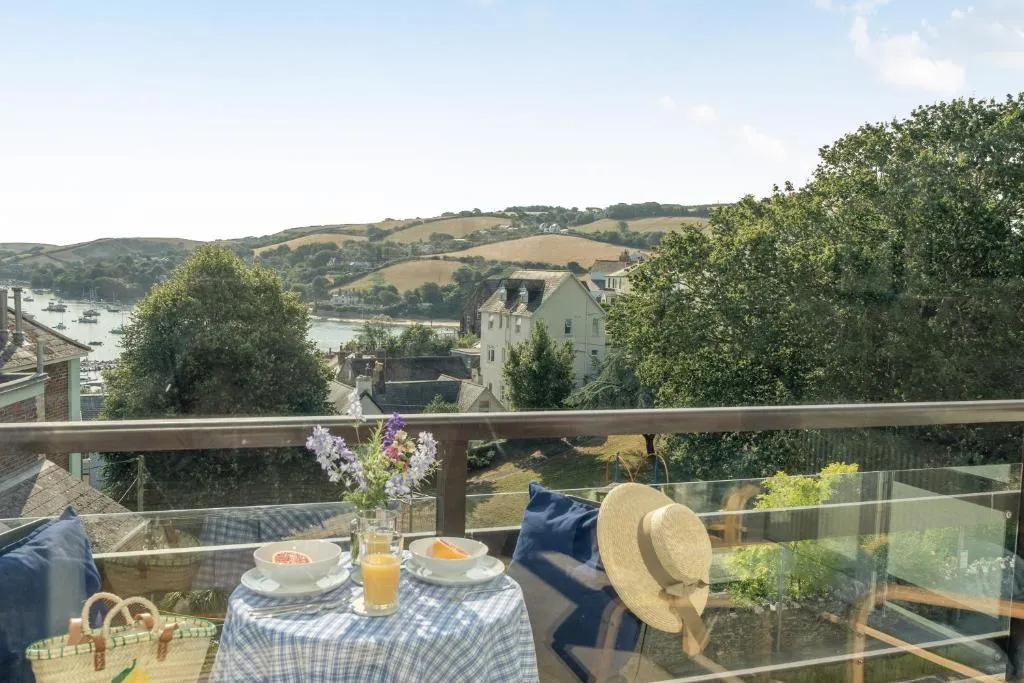No 3 Devon Court, Salcombe - Photo 5
