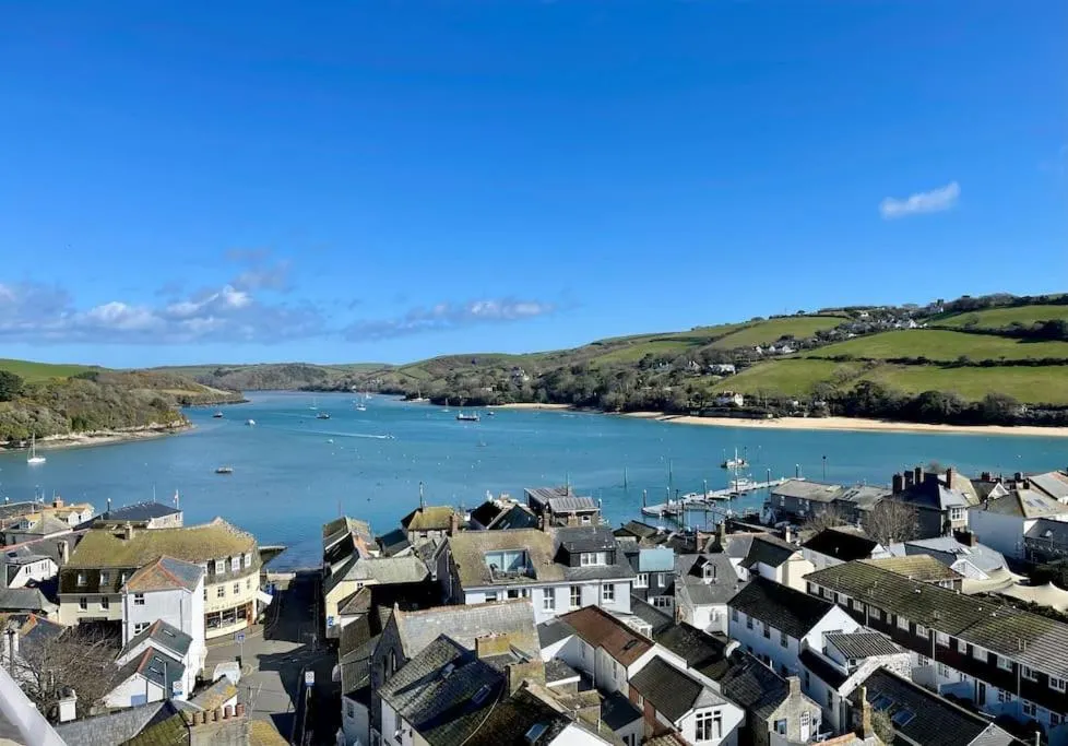 Salcombe - 2 bedroom flat, fantastic harbour views - Photo 5