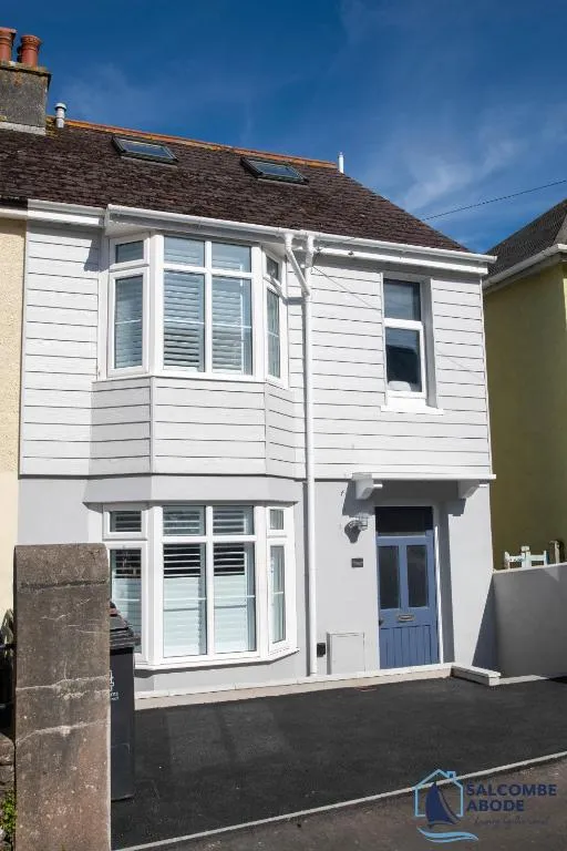 Stylish Sanctuary - Estuary Views - Outside Space