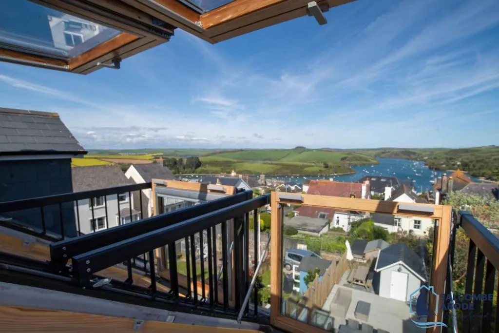 Stylish Sanctuary - Estuary Views - Outside Space - Photo 5