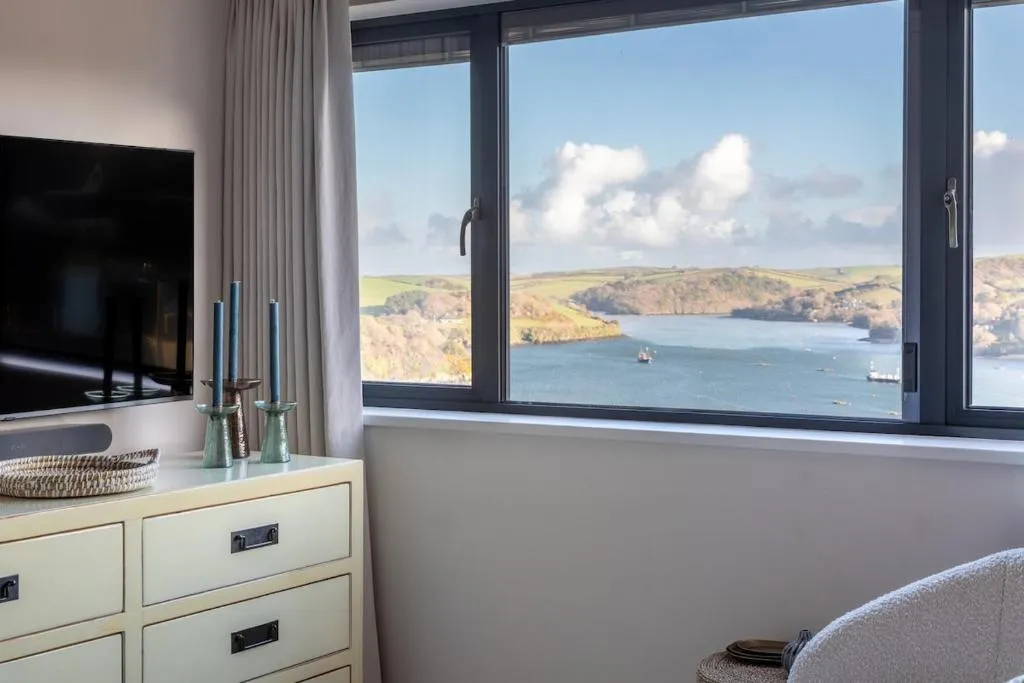 Sunrising, Salcombe, A Luxury Retreat for 12