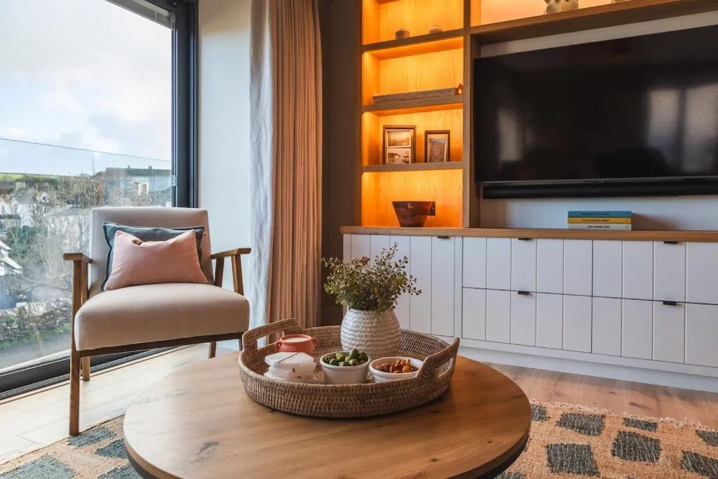 Sunrising, Salcombe, A Luxury Retreat for 12 - Photo 3
