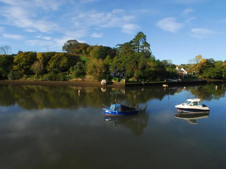 The Boathouse - Photo 3