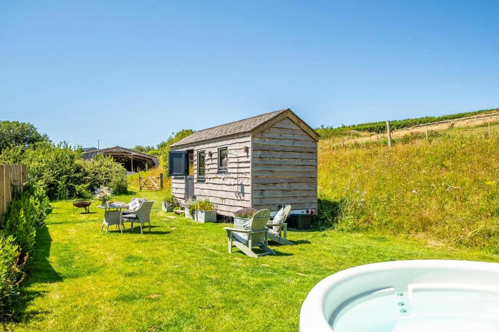 The Cabin at Salcombe Farm - Photo 2