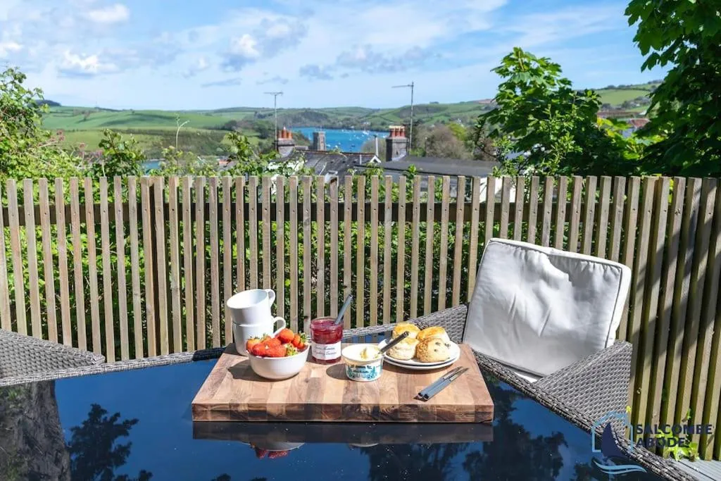 The Hideout-Boutique Cabin, Estuary View & Parking - Photo 4