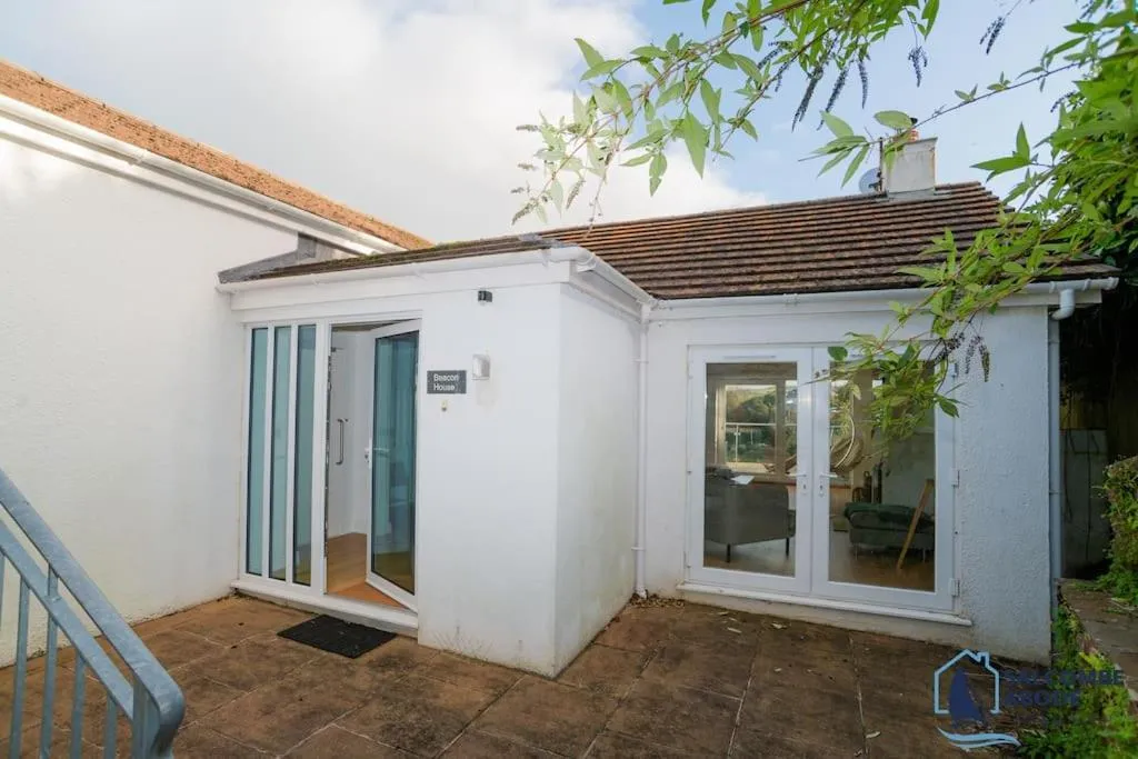 Ultimate Coastal Escape - Stylish & Estuary Views