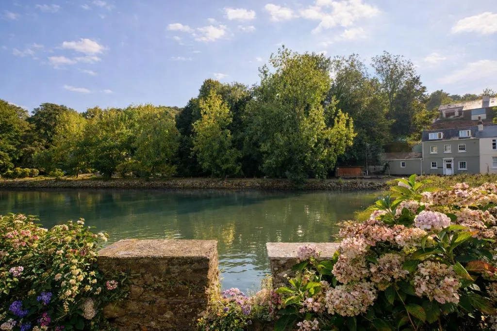 Waterside Manor and Boathouse , Salcombe - Sleeps 8 with parking - Photo 4